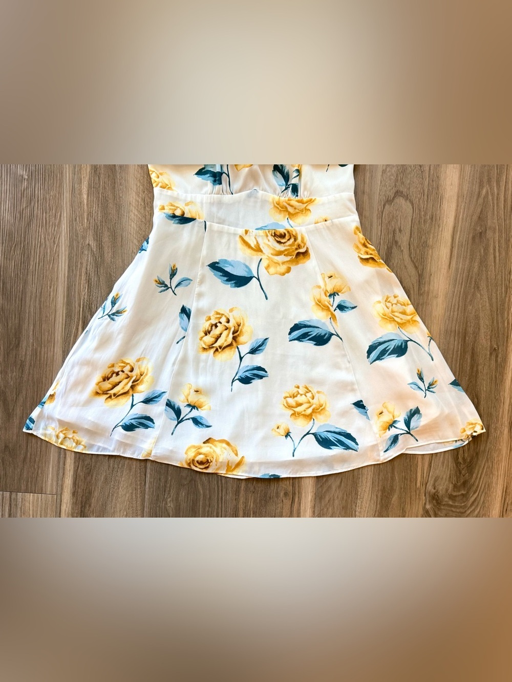 Forever 21 Yellow Rose Mini Dress Size M - Picture 3 of 7